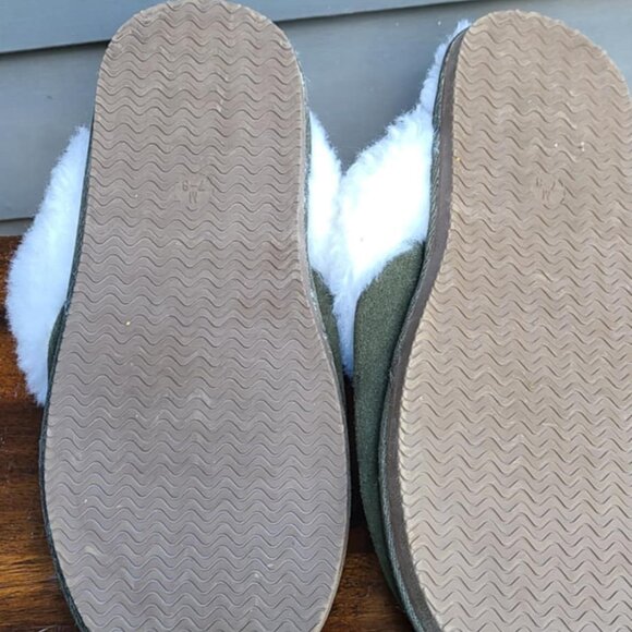 Nautica Gray Suede Off White Faux Shearling Scuffs size 7-8 - Picture 5 of 7